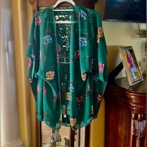 Beach cover up or wear over dress to cover arms green flowers size MED s…